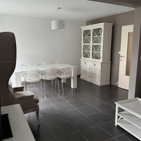 Spacious With Balcony Apartment