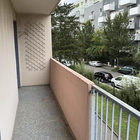 Spacious With Balcony Apartment